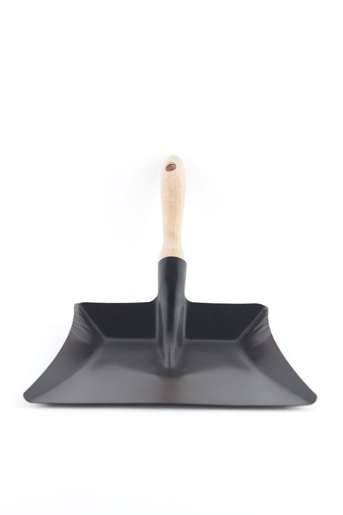 Traditional Black Sheet Metal Dustpan