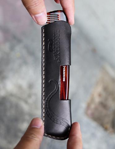 LEATHER COMB SLEEVE WITH POCKET COMB